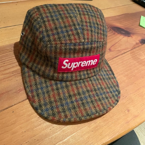 Supreme Hat - Picture 1 of 3